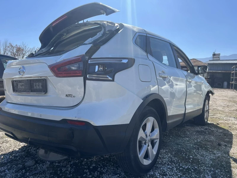 Nissan Qashqai 1.5 DCI, снимка 4 - Автомобили и джипове - 49400861