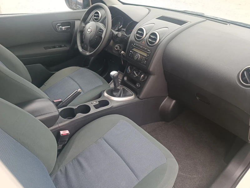 Nissan Qashqai + 2 1.6i Бензин, снимка 9 - Автомобили и джипове - 49749421