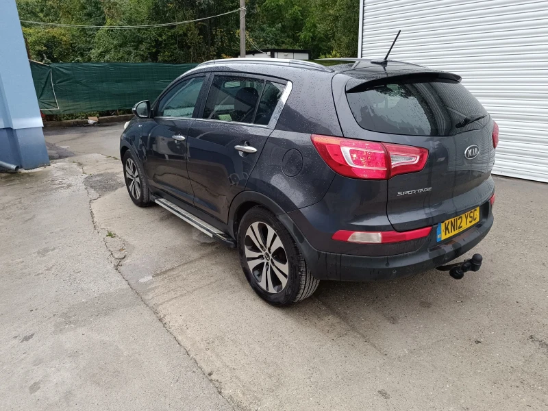 Kia Sportage 2.0 CRDI AWD , снимка 6 - Автомобили и джипове - 51856245