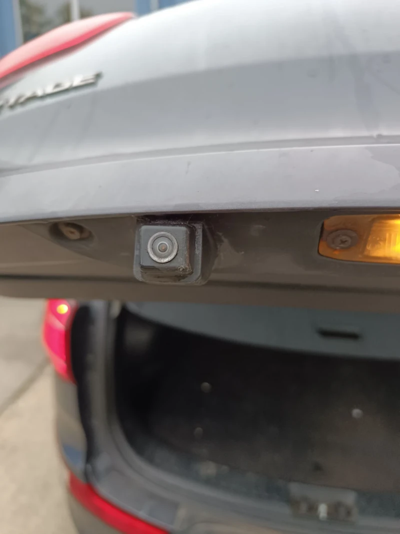 Kia Sportage 2.0 CRDI AWD , снимка 11 - Автомобили и джипове - 51856245