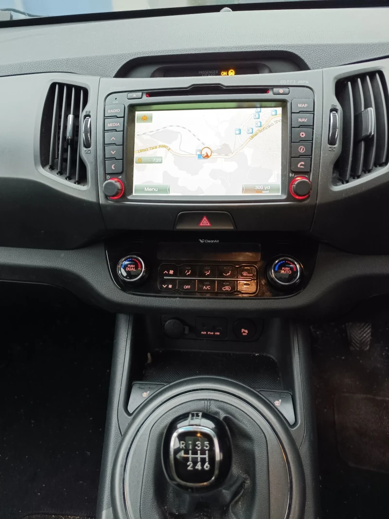 Kia Sportage 2.0 CRDI AWD , снимка 17 - Автомобили и джипове - 51856245