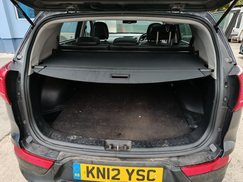 Kia Sportage 2.0 CRDI AWD , снимка 13 - Автомобили и джипове - 51856245