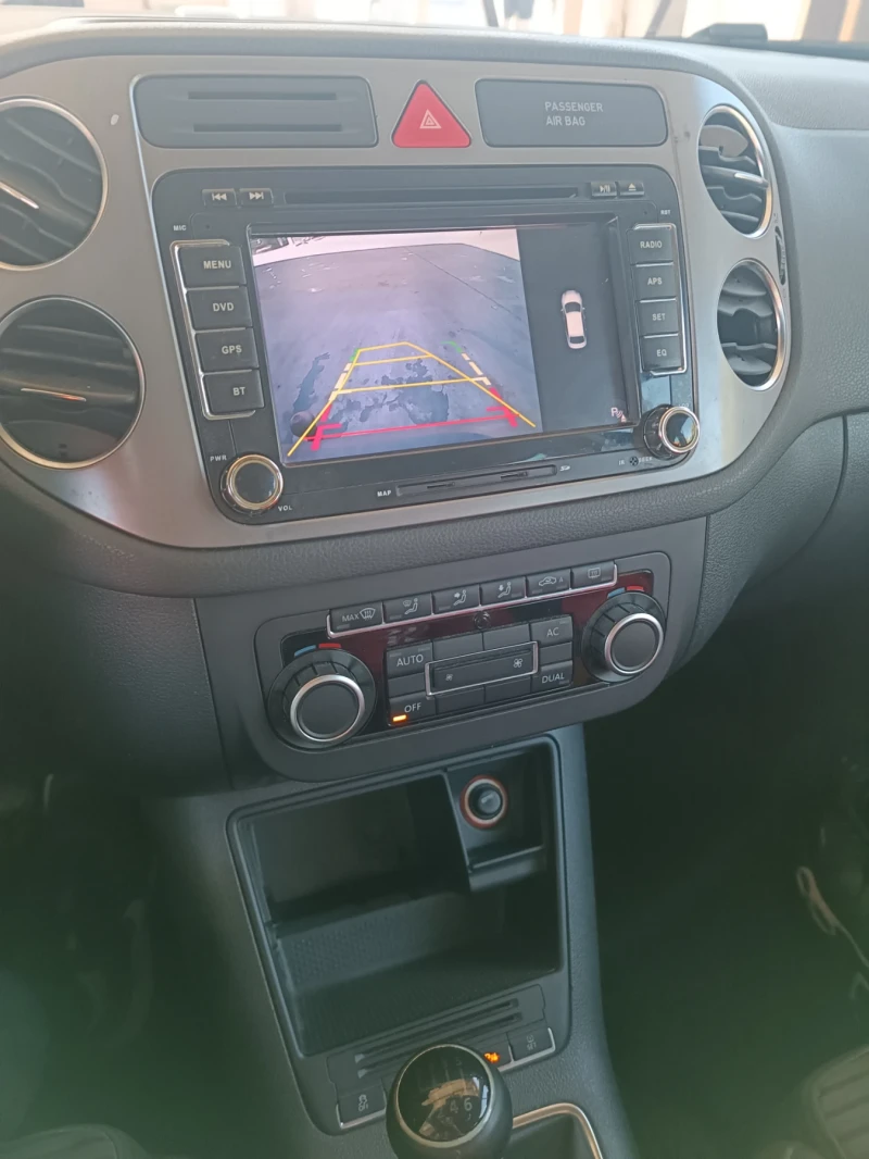 VW Tiguan, снимка 3 - Автомобили и джипове - 52616314