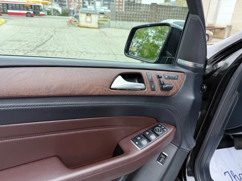 Mercedes-Benz ML 550 * 4MATIC 4dr 550 Navigation/Leather/Pano КУПИ СЕГА, снимка 16 - Автомобили и джипове - 52653239