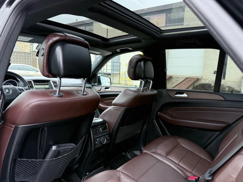 Mercedes-Benz ML 550 * 4MATIC 4dr 550 Navigation/Leather/Pano КУПИ СЕГА, снимка 11 - Автомобили и джипове - 52653239
