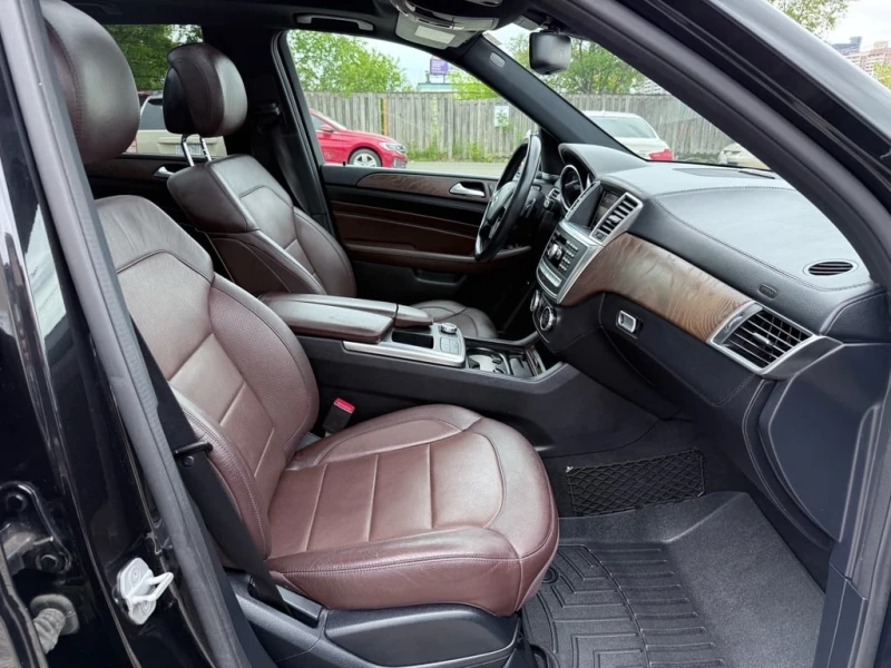 Mercedes-Benz ML 550 * 4MATIC 4dr 550 Navigation/Leather/Pano КУПИ СЕГА, снимка 15 - Автомобили и джипове - 52653239