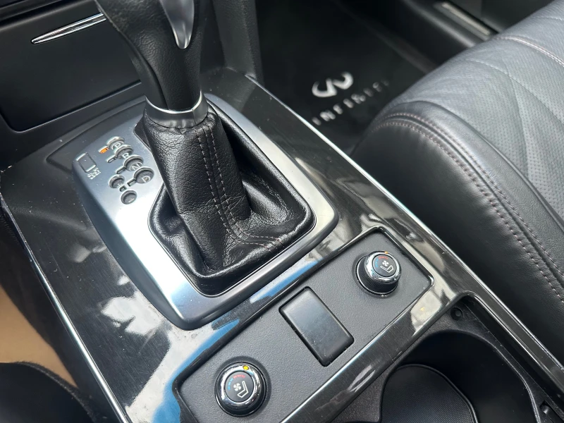 Infiniti QX70 3.0d 4х4 Full УНИКАТ 160х.км., снимка 17 - Автомобили и джипове - 52740897