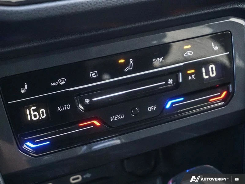 VW Tiguan R-Line* Comfortline* АвтоКредит* (ЦЕНА ДО БГ), снимка 14 - Автомобили и джипове - 53419956