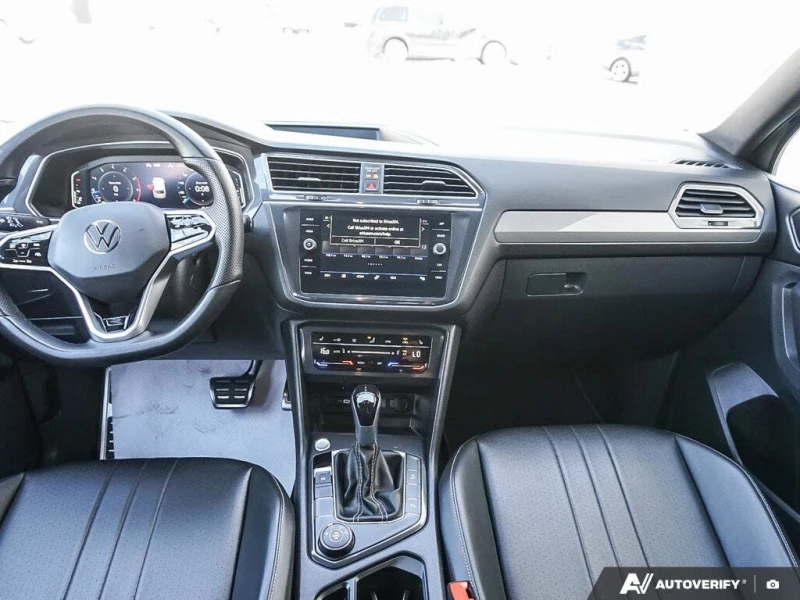 VW Tiguan R-Line* Comfortline* АвтоКредит* (ЦЕНА ДО БГ), снимка 9 - Автомобили и джипове - 53419956