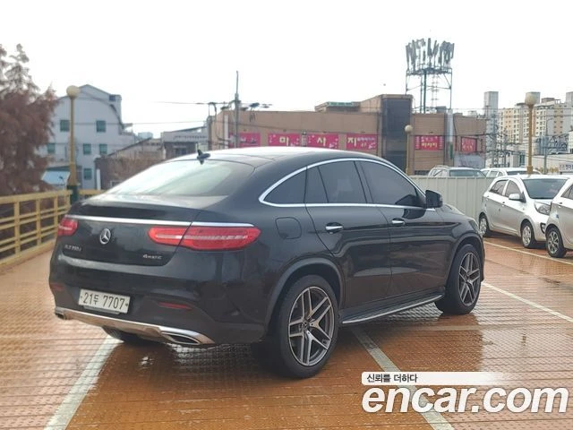 Mercedes-Benz GLE 350 4MATIC Coupe, снимка 4 - Автомобили и джипове - 53623114