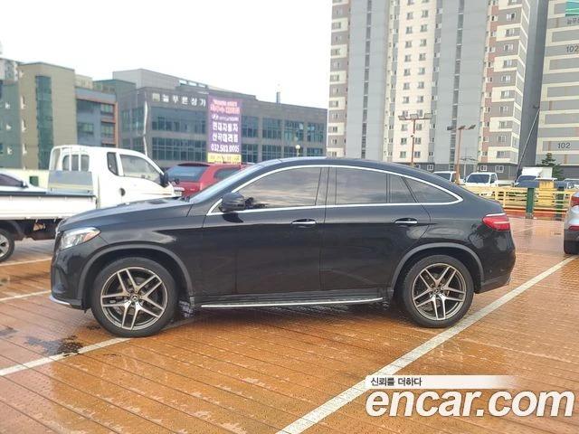 Mercedes-Benz GLE 350 4MATIC Coupe, снимка 3 - Автомобили и джипове - 53623114