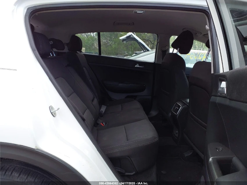 Kia Sportage LX - изображение 9
