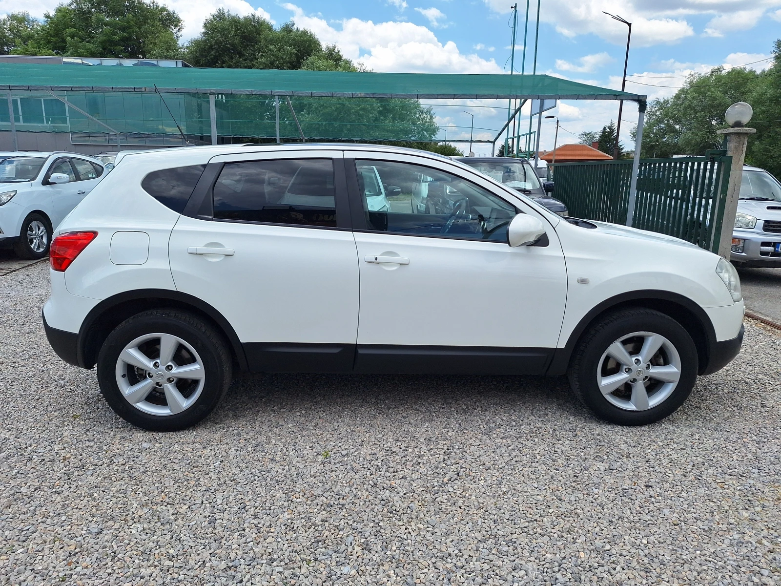 Nissan Qashqai 2, 0b avtomat 4x4 141ks - изображение 2