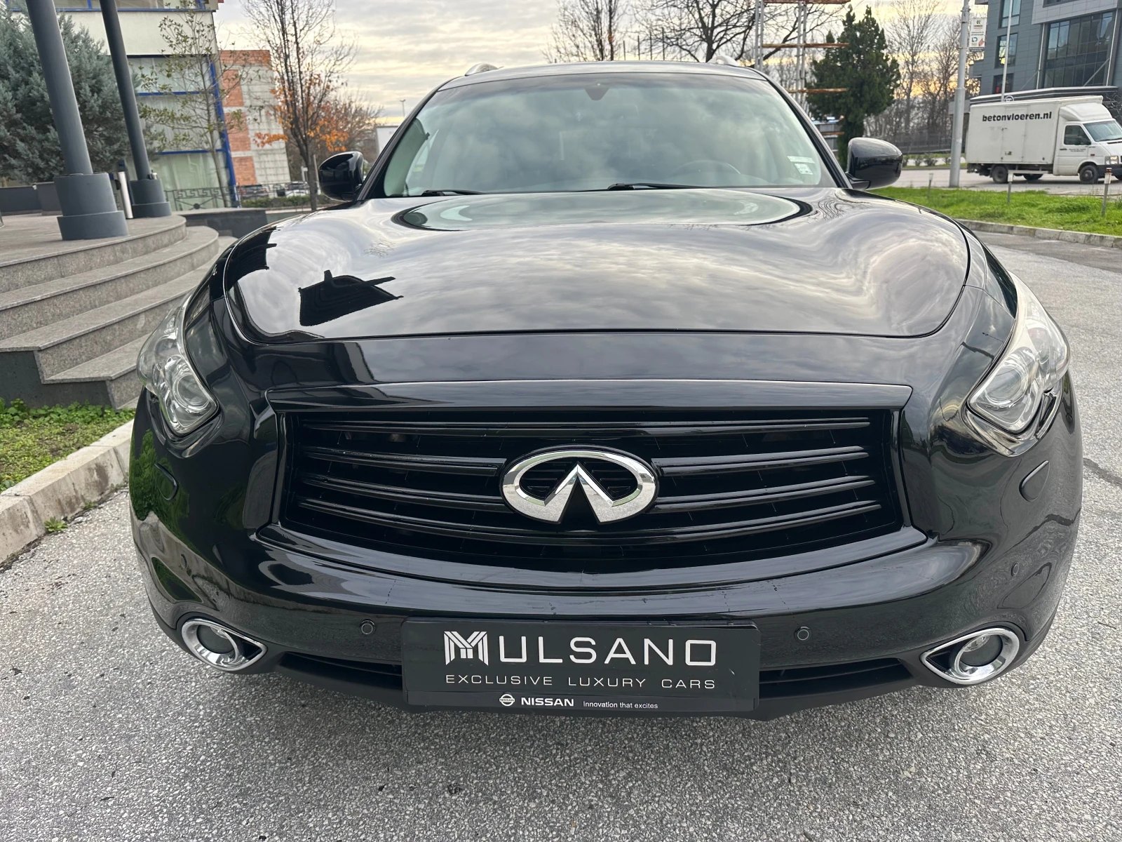Infiniti QX70 3.0d 4х4 Full УНИКАТ 160х.км. - изображение 2