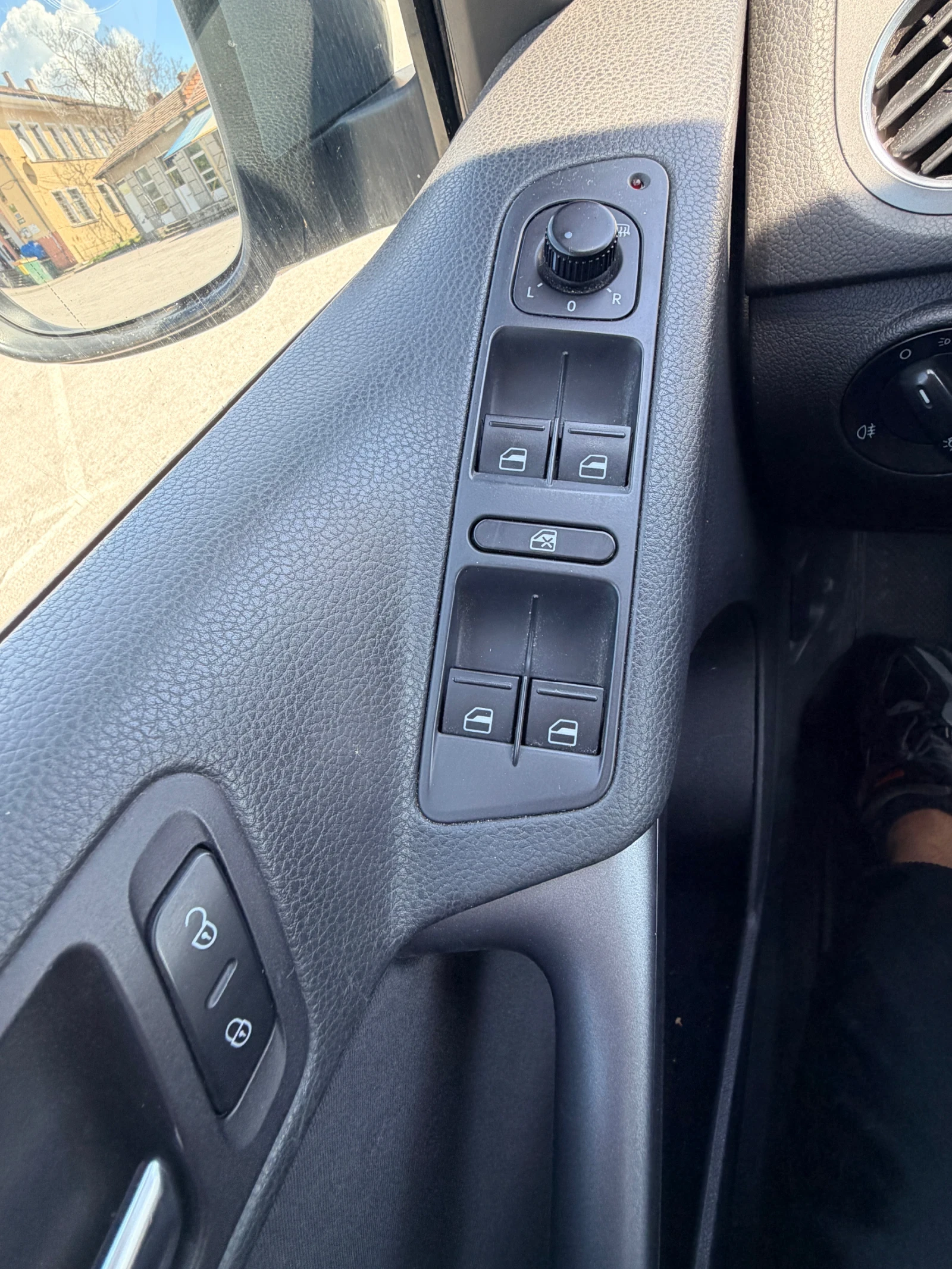 VW Tiguan 4 Motion , снимка 10 - Автомобили и джипове - 54301560