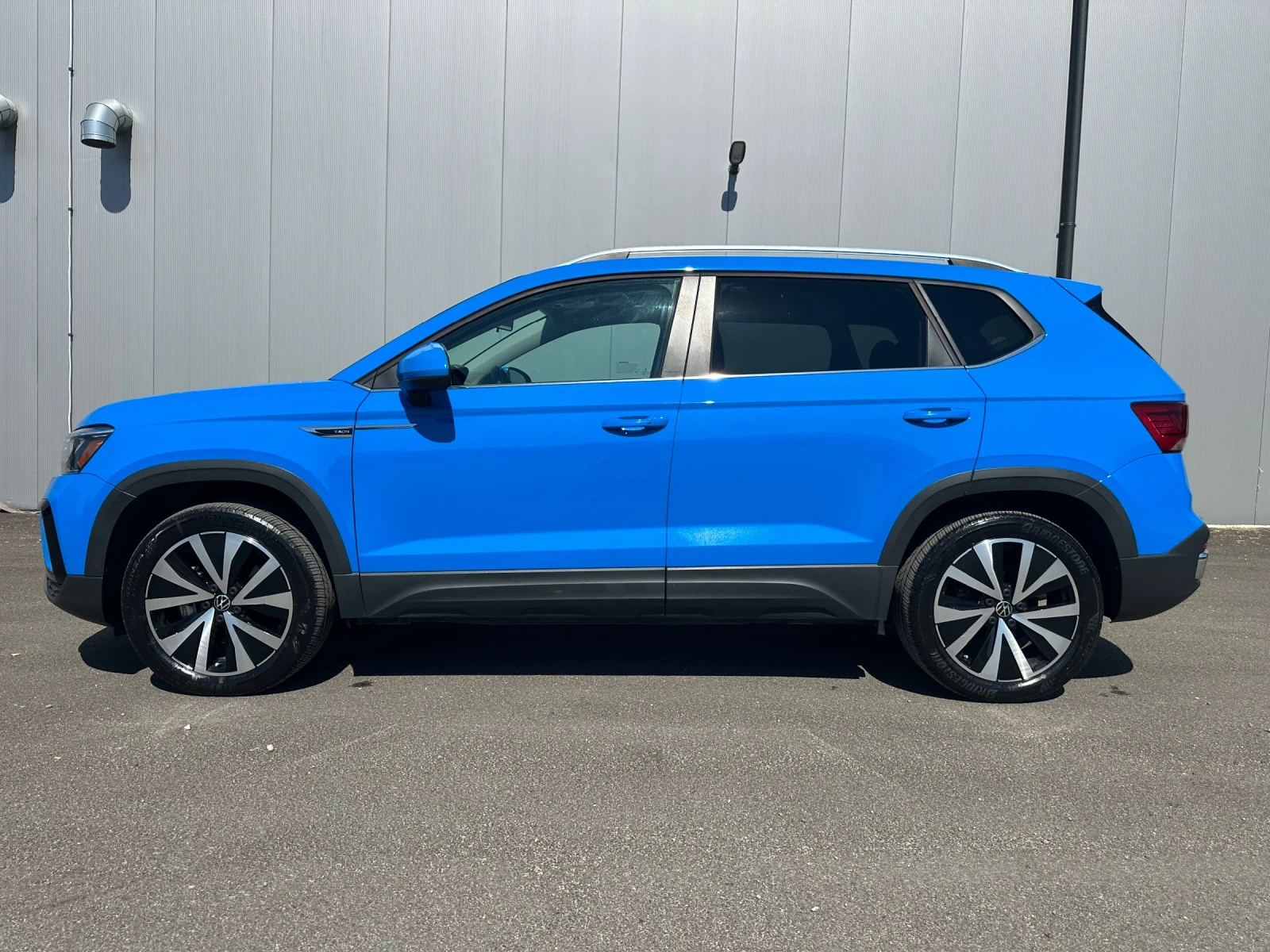 VW Taos Comfortline/Keyless/НАЛИЧЕН, снимка 2 - Автомобили и джипове - 55627923