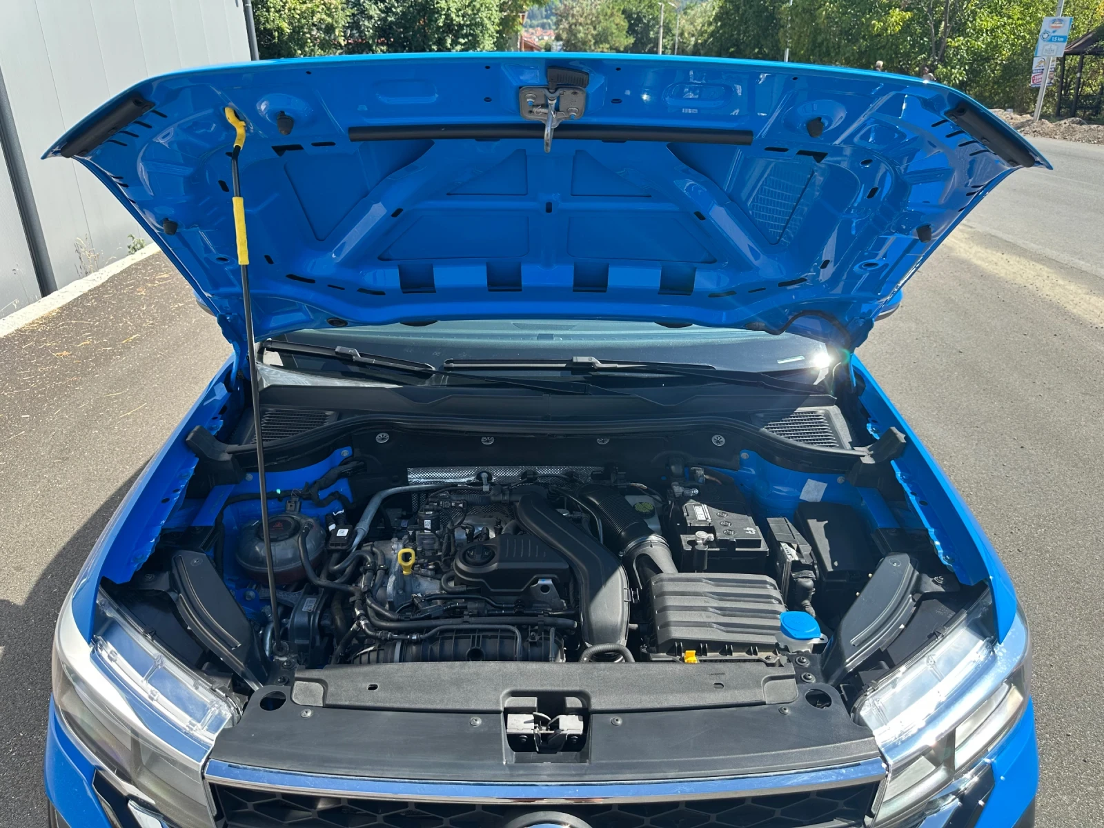 VW Taos Comfortline/Keyless/НАЛИЧЕН, снимка 10 - Автомобили и джипове - 55627923