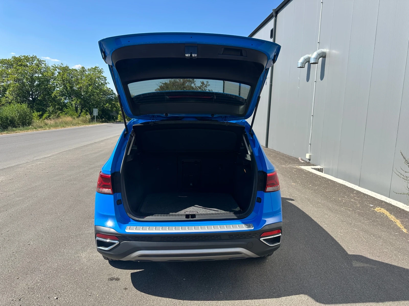 VW Taos Comfortline/Keyless/НАЛИЧЕН, снимка 8 - Автомобили и джипове - 55627923
