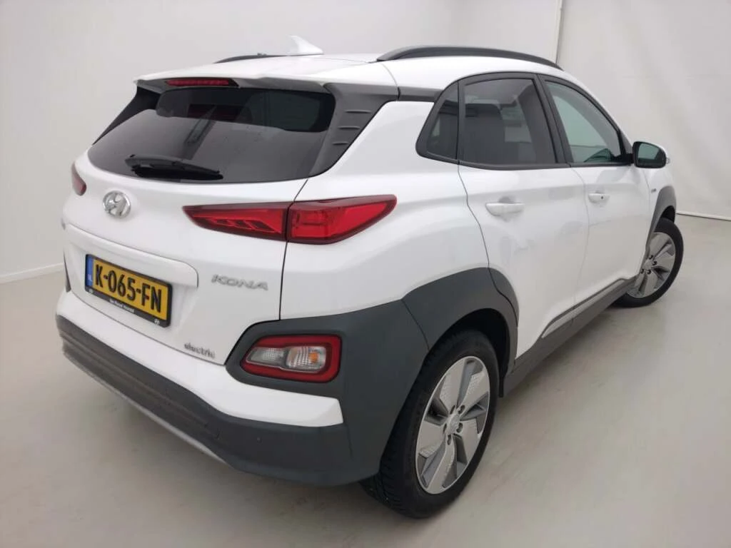 Hyundai Kona Fashion, снимка 3 - Автомобили и джипове - 56736140
