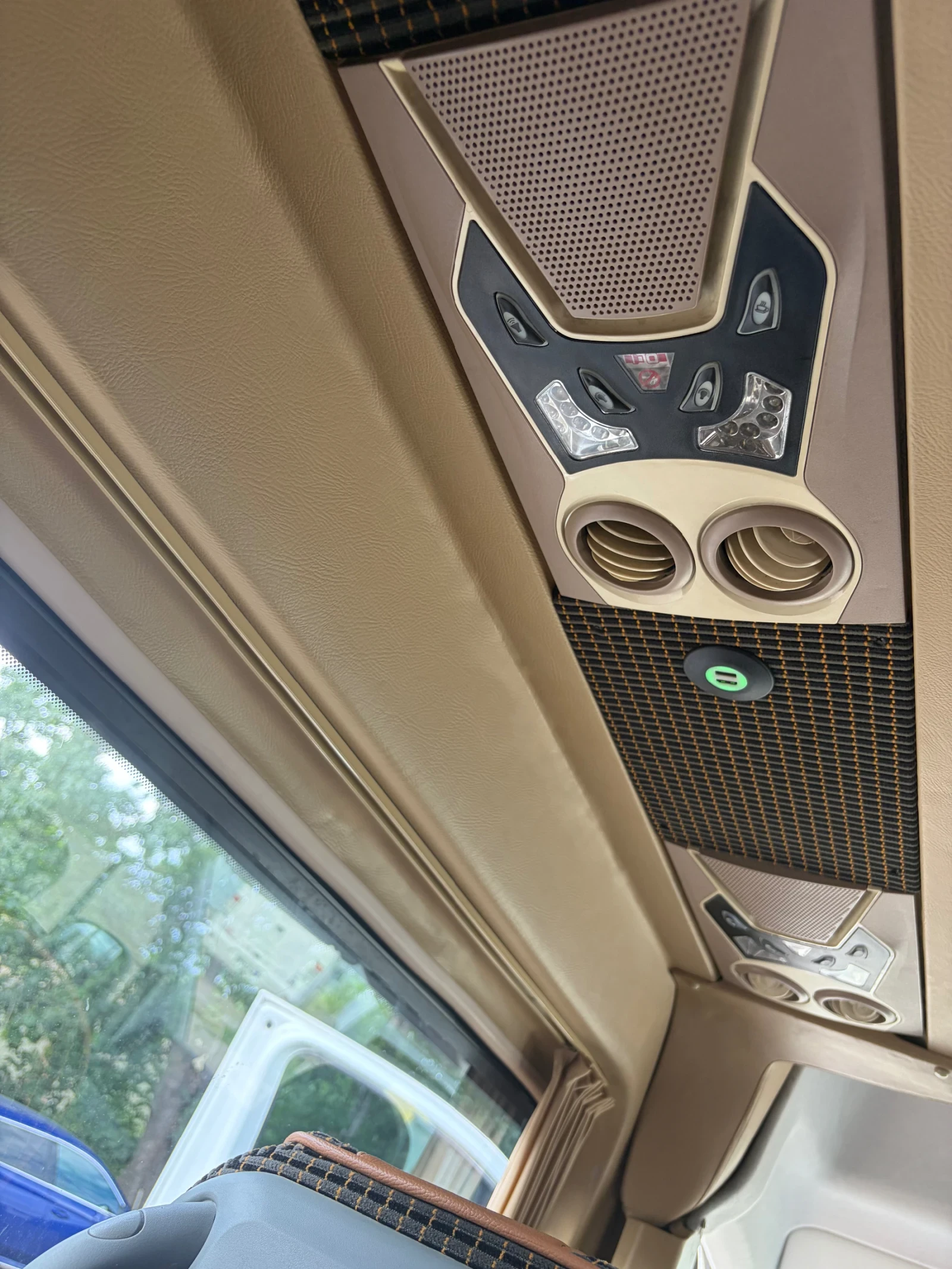 VW Crafter, снимка 9 - Бусове и автобуси - 55395949