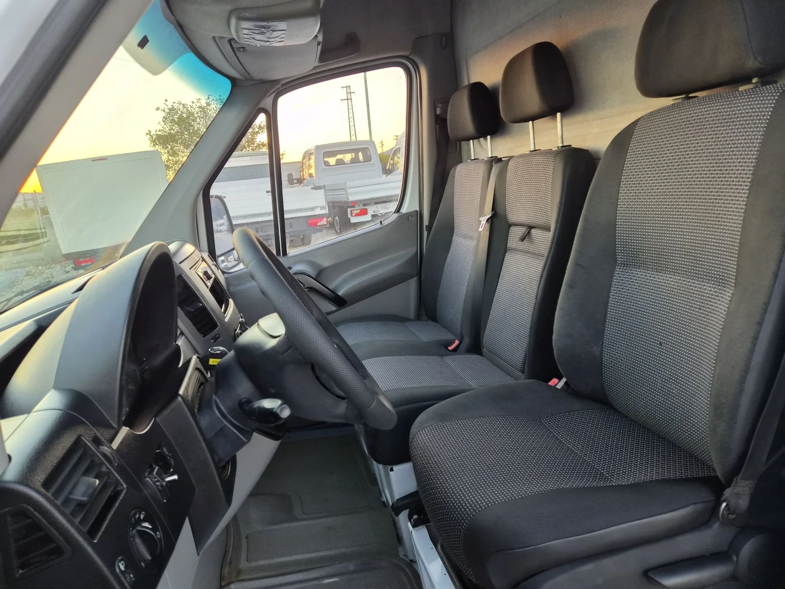 Mercedes-Benz Sprinter 316 CDI * Клима * L2H2, снимка 9 - Бусове и автобуси - 56121474
