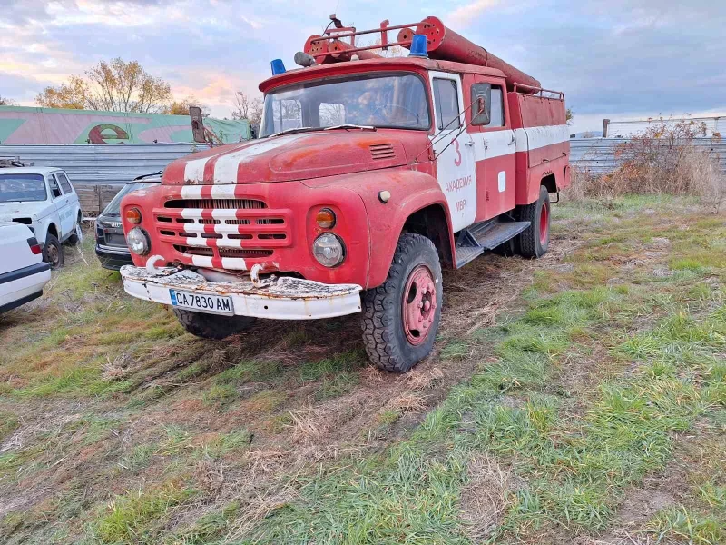 Zil 130 ПОЖАРЕН АВТОМОБИЛ на 27000 км., снимка 1 - Камиони - 47793242