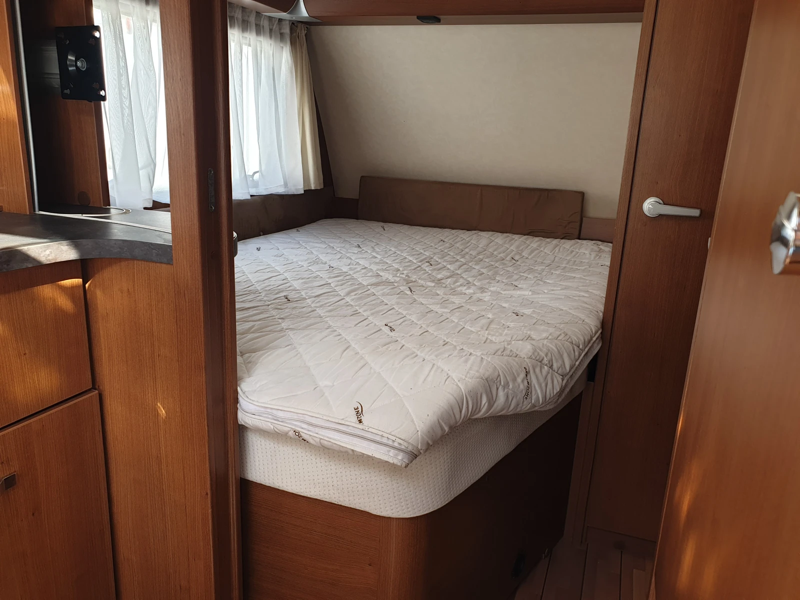 Каравана Knaus 450 SUDWIND EXCLUSIVE - изображение 10
