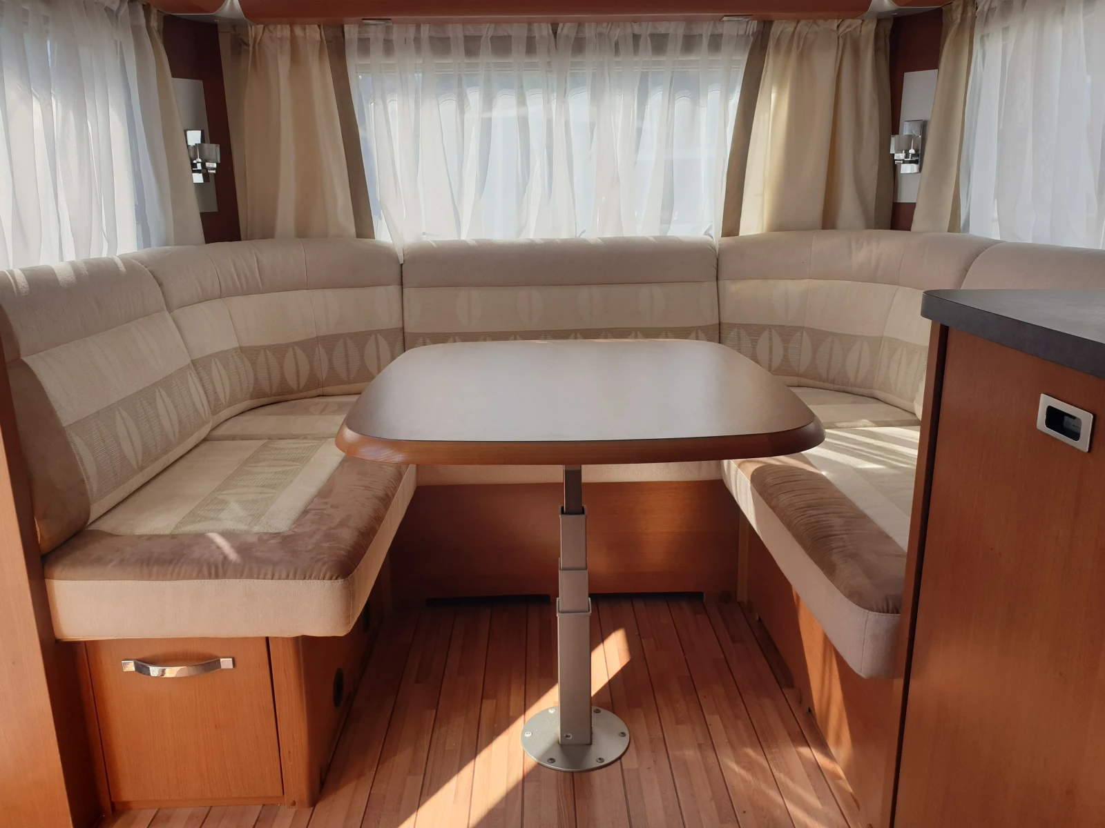 Каравана Knaus 450 SUDWIND EXCLUSIVE - изображение 6