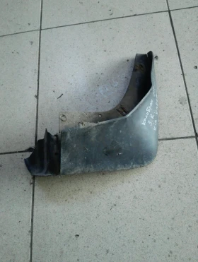 калобран заден десен Киа Каренс