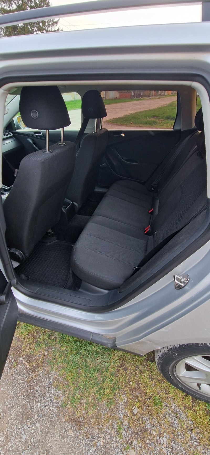 VW Passat Комби, снимка 9 - Автомобили и джипове - 45060586