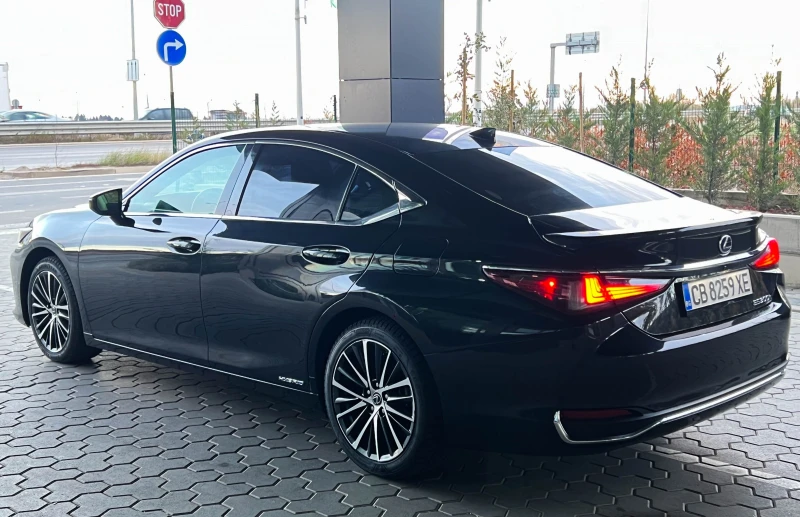 Lexus ES 300h, снимка 11 - Автомобили и джипове - 47961462