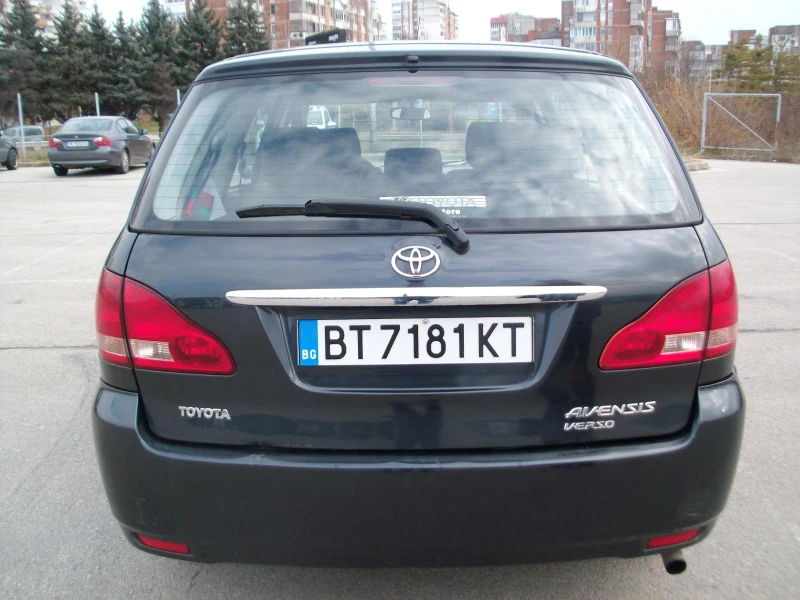 Toyota Avensis verso 2.0 TD 7 Mesta , снимка 6 - Автомобили и джипове - 48126713