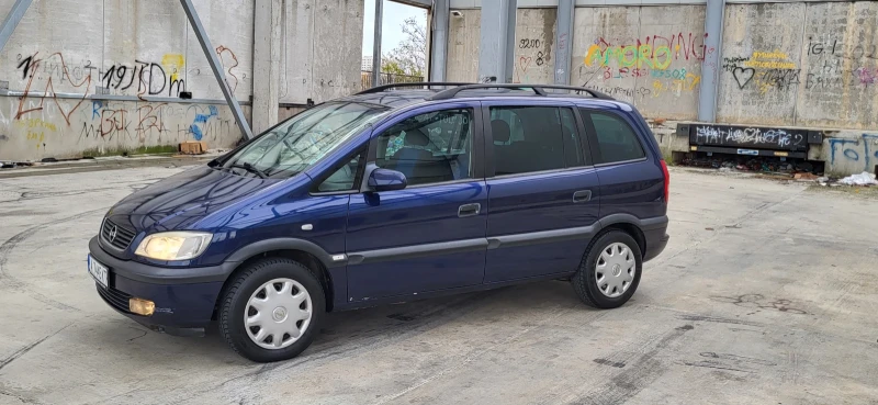 Opel Zafira 1.8 Benzin, снимка 3 - Автомобили и джипове - 48253744