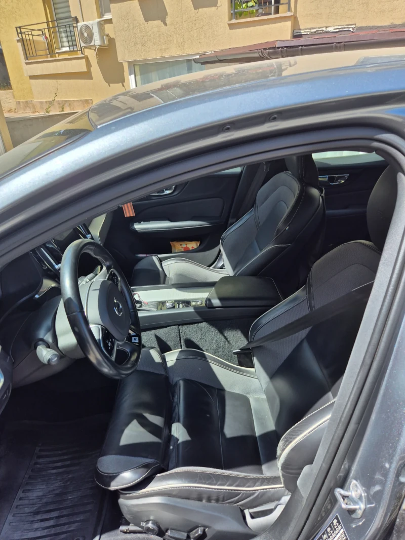 Volvo S60 T5R, снимка 13 - Автомобили и джипове - 51981545