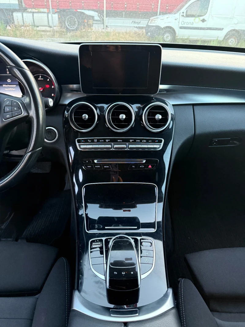 Mercedes-Benz C 220 2.2 CDI, снимка 11 - Автомобили и джипове - 51909407