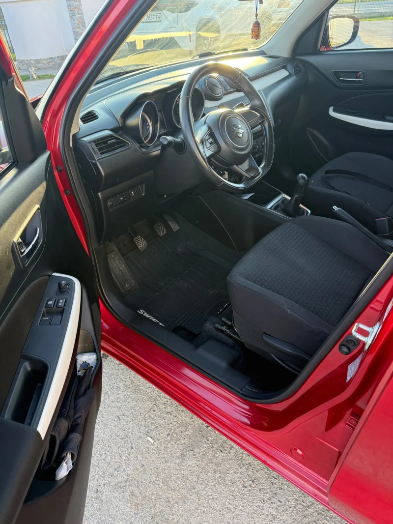 Suzuki Swift 1.2i, снимка 9 - Автомобили и джипове - 53046216