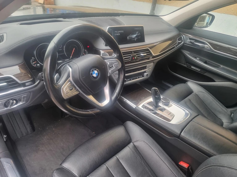 BMW 730 730d xDrive hybrid - изображение 1