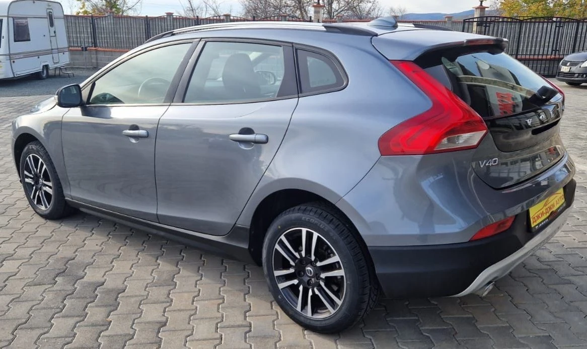 Volvo V40 Cross Country 2.0 D2 автомат - изображение 5