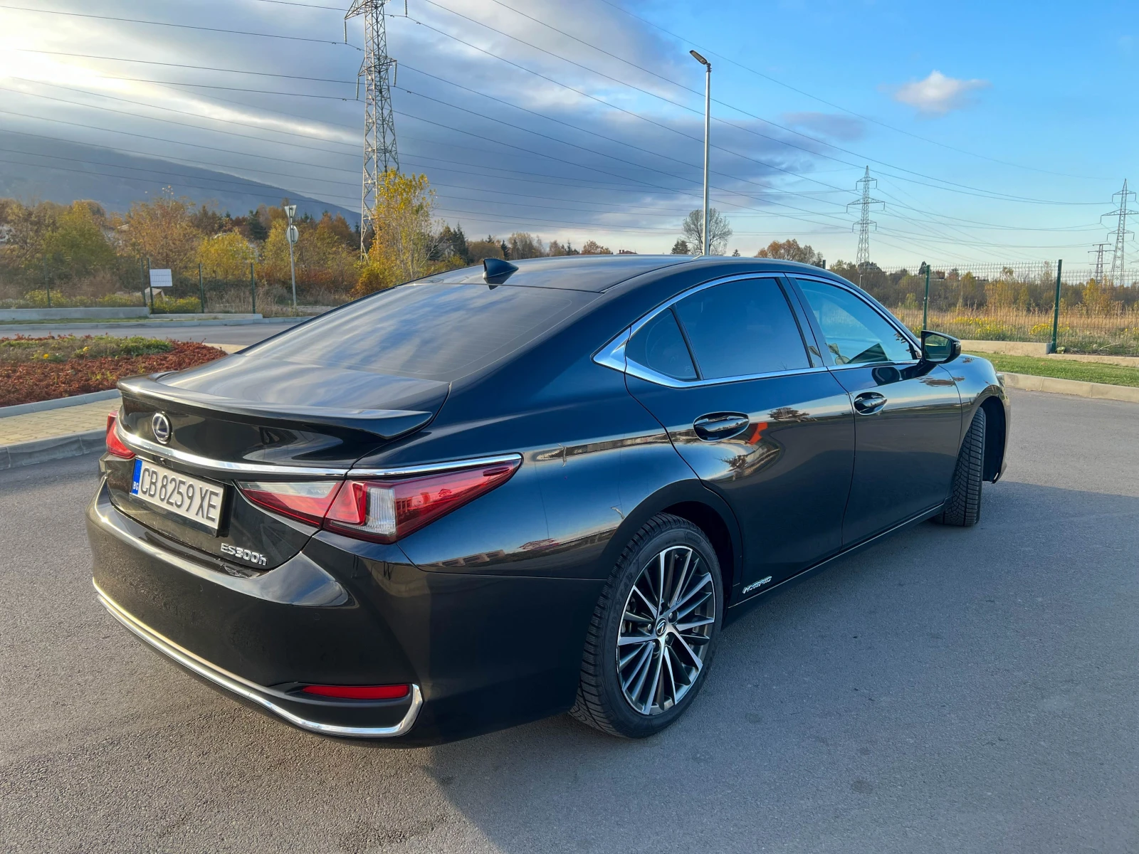 Lexus ES 300h - изображение 8