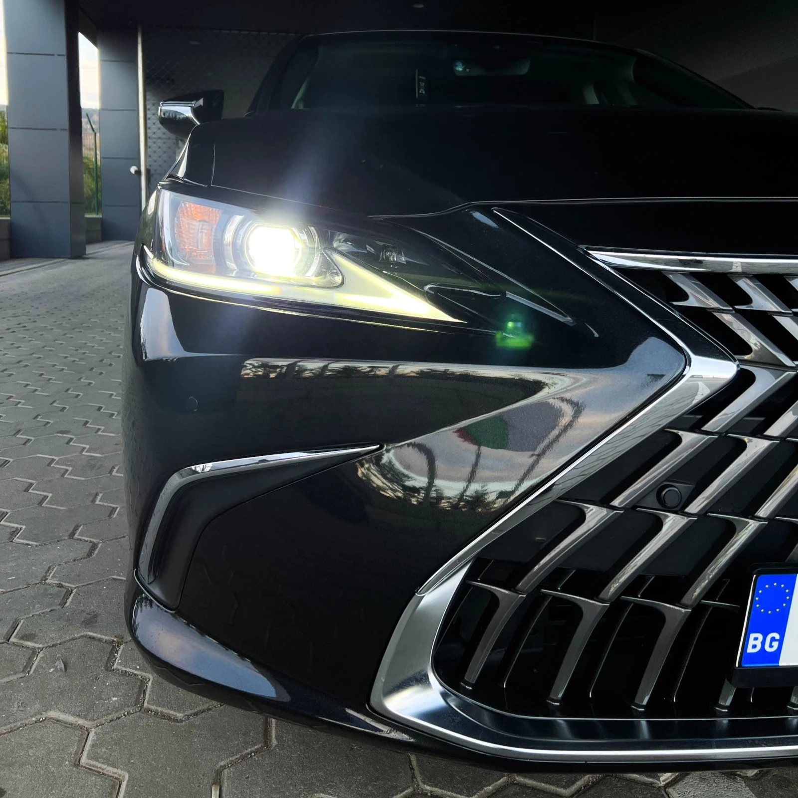 Lexus ES 300h - изображение 10