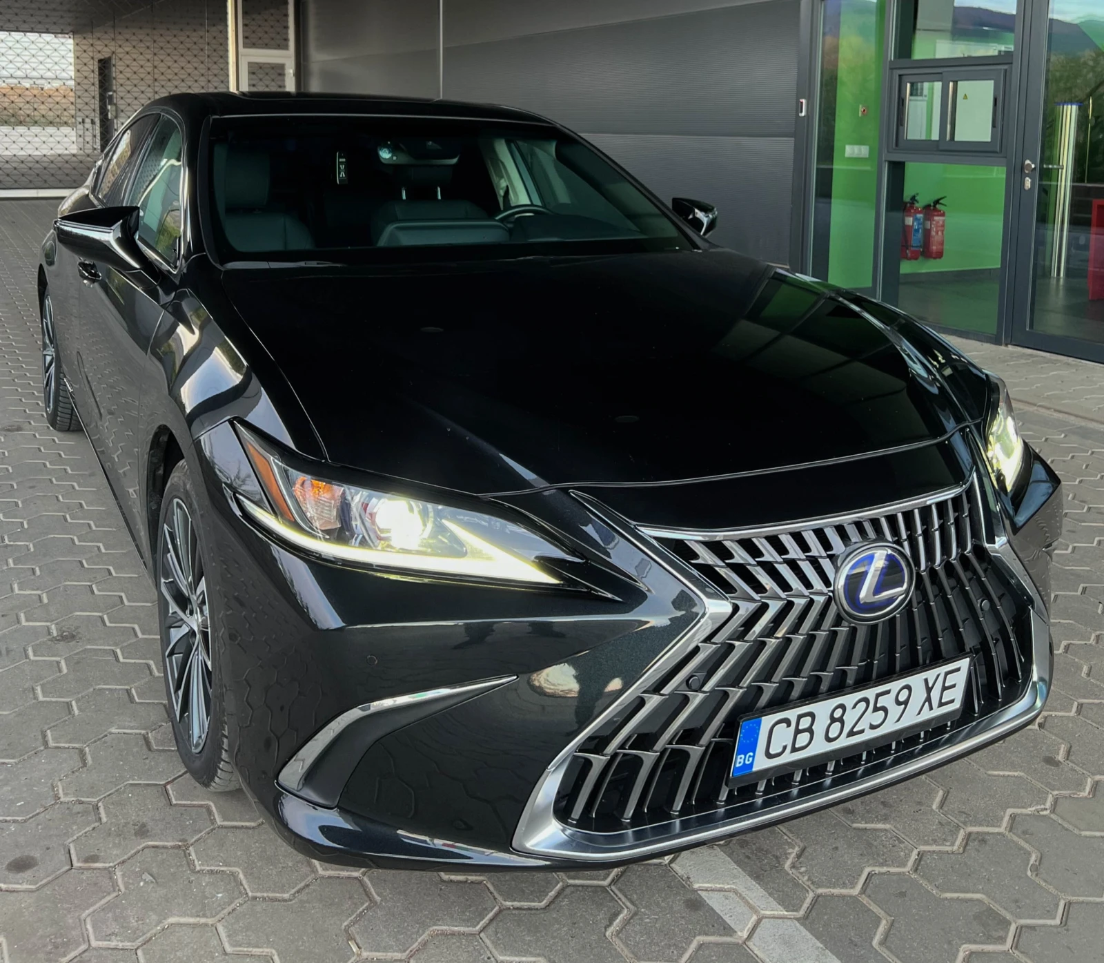 Lexus ES 300h - изображение 4