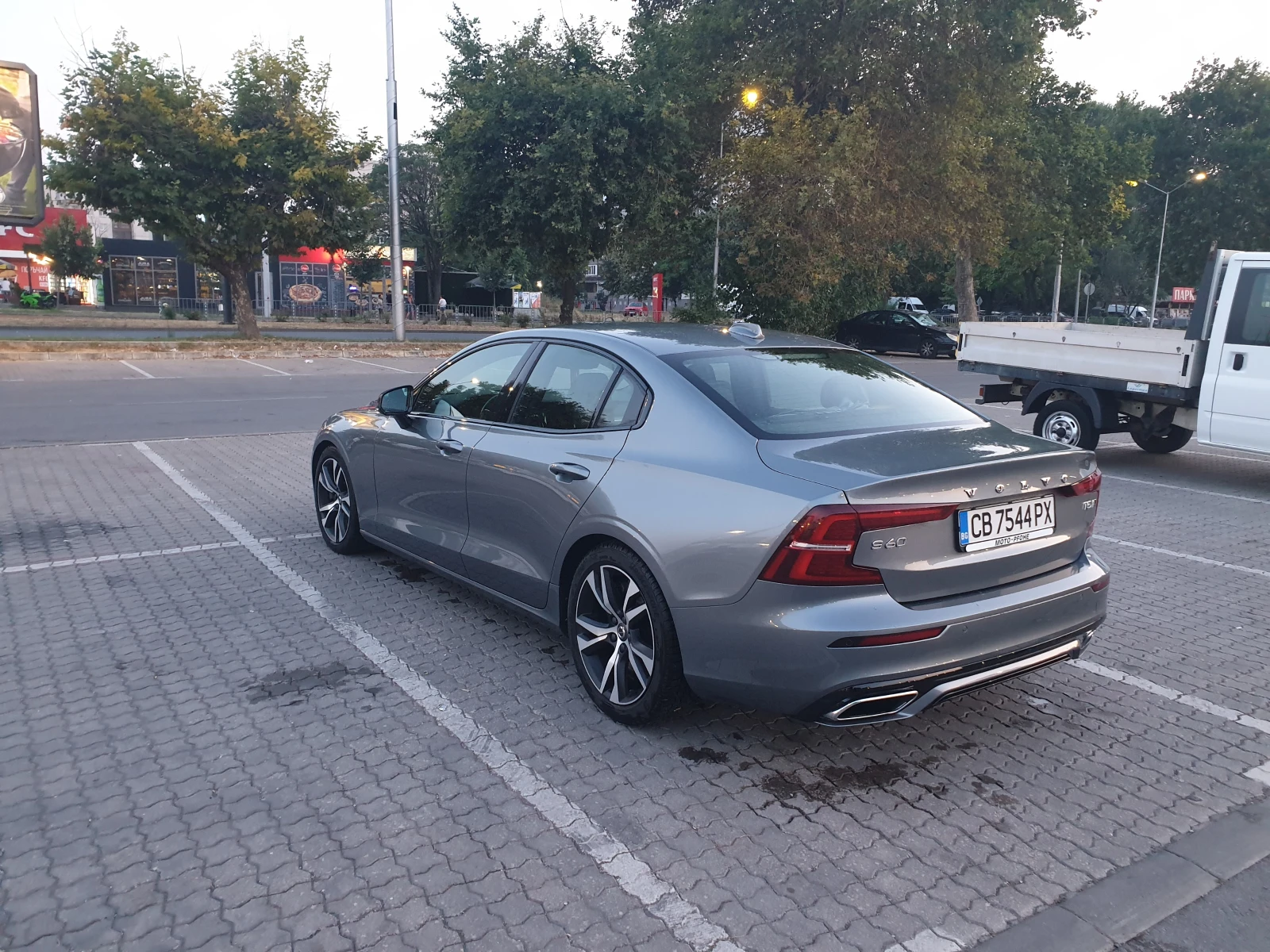 Volvo S60 T5R. В гаранция до 10/2026 - изображение 4