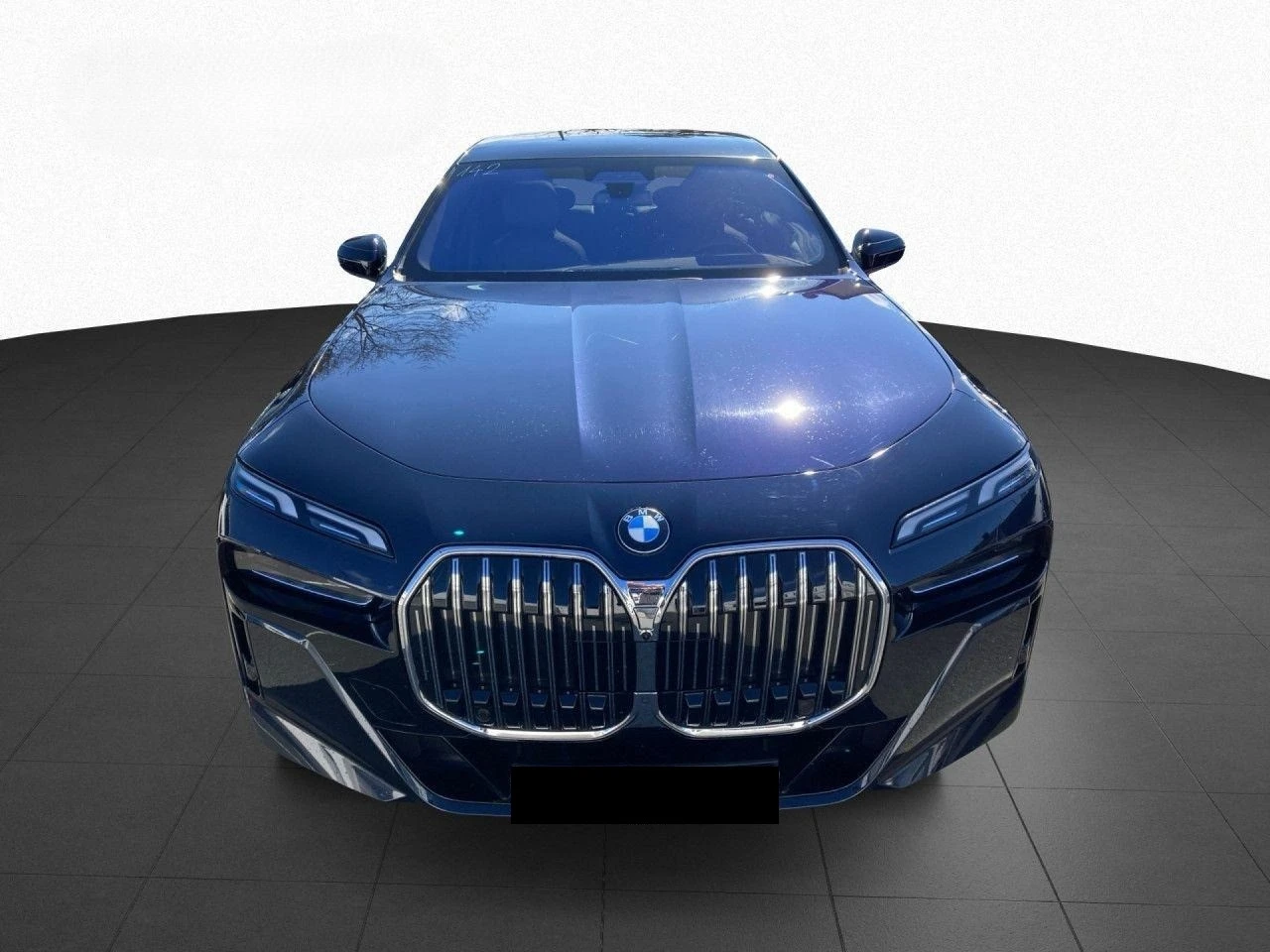BMW 740 d/ xDrive/ M-SPORT/ B&W/ HEAD UP/ SKY LOUNGE/ LED/ - изображение 2