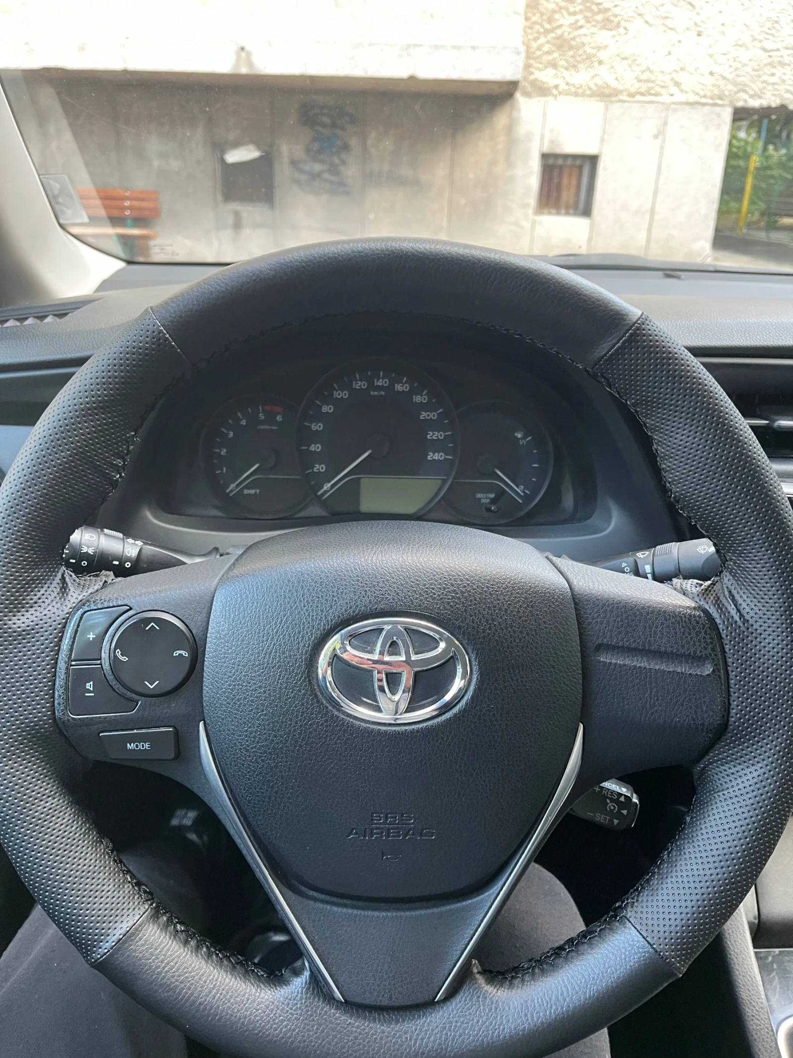 Toyota Corolla 1.4 90 - изображение 2