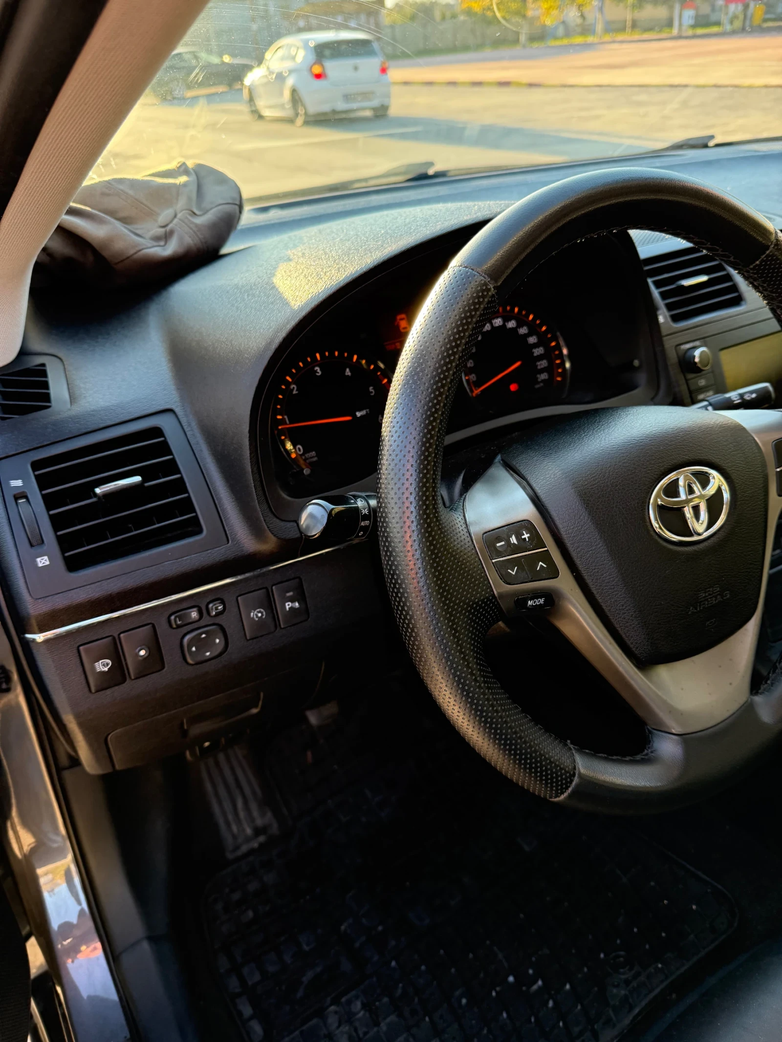 Toyota Avensis 2.2 D4D - изображение 7