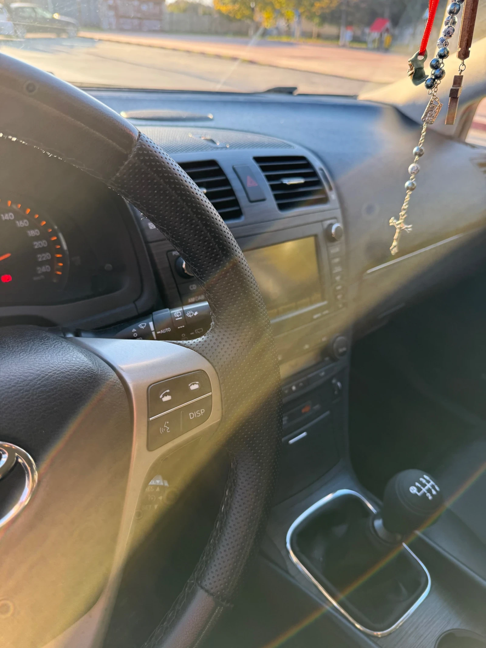 Toyota Avensis 2.2 D4D - изображение 9