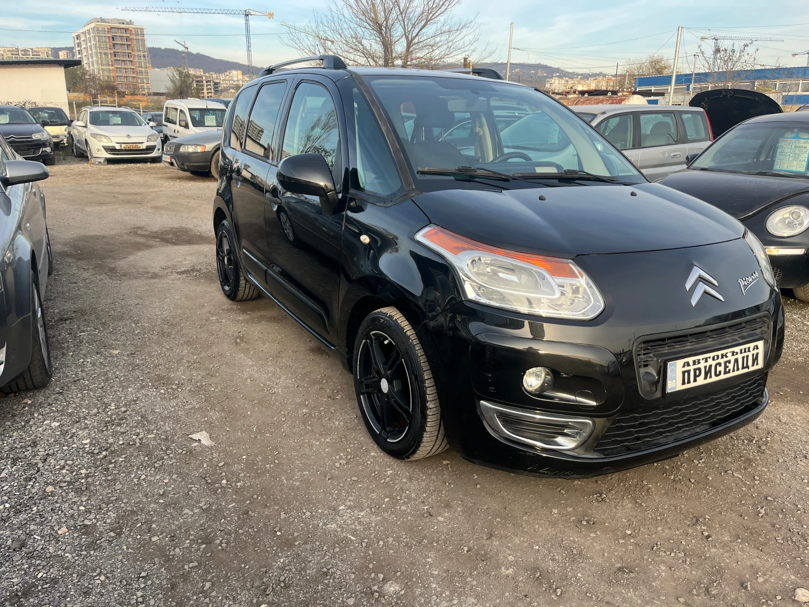 Citroen C3 Picasso 1.6HDI 90К.С - изображение 3