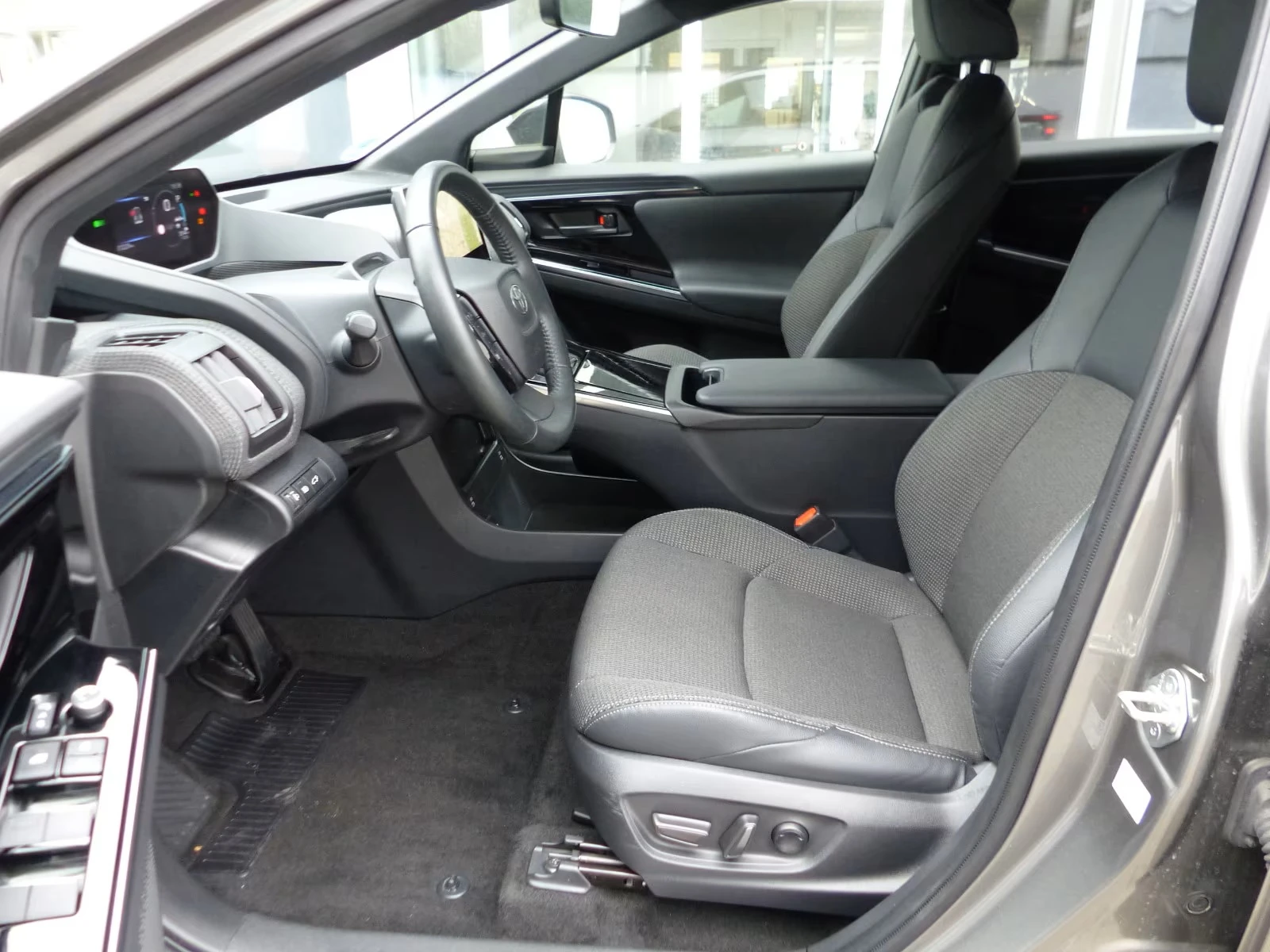Toyota bZ4X Comfortpaket FWD/ NAVI / CAMERA/ | Mobile.bg � ����������� 10