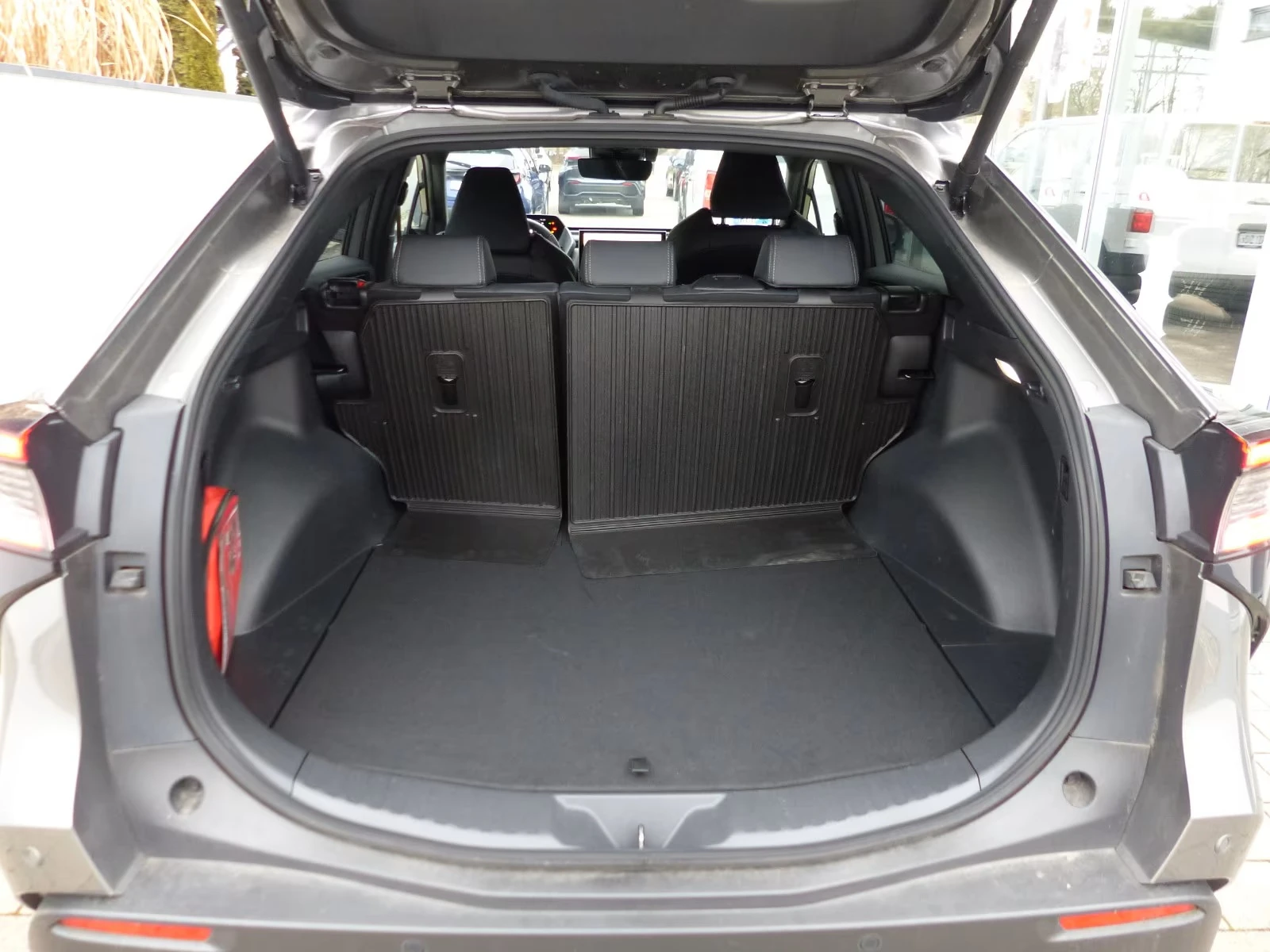 Toyota bZ4X Comfortpaket FWD/ NAVI / CAMERA/ | Mobile.bg � ����������� 17