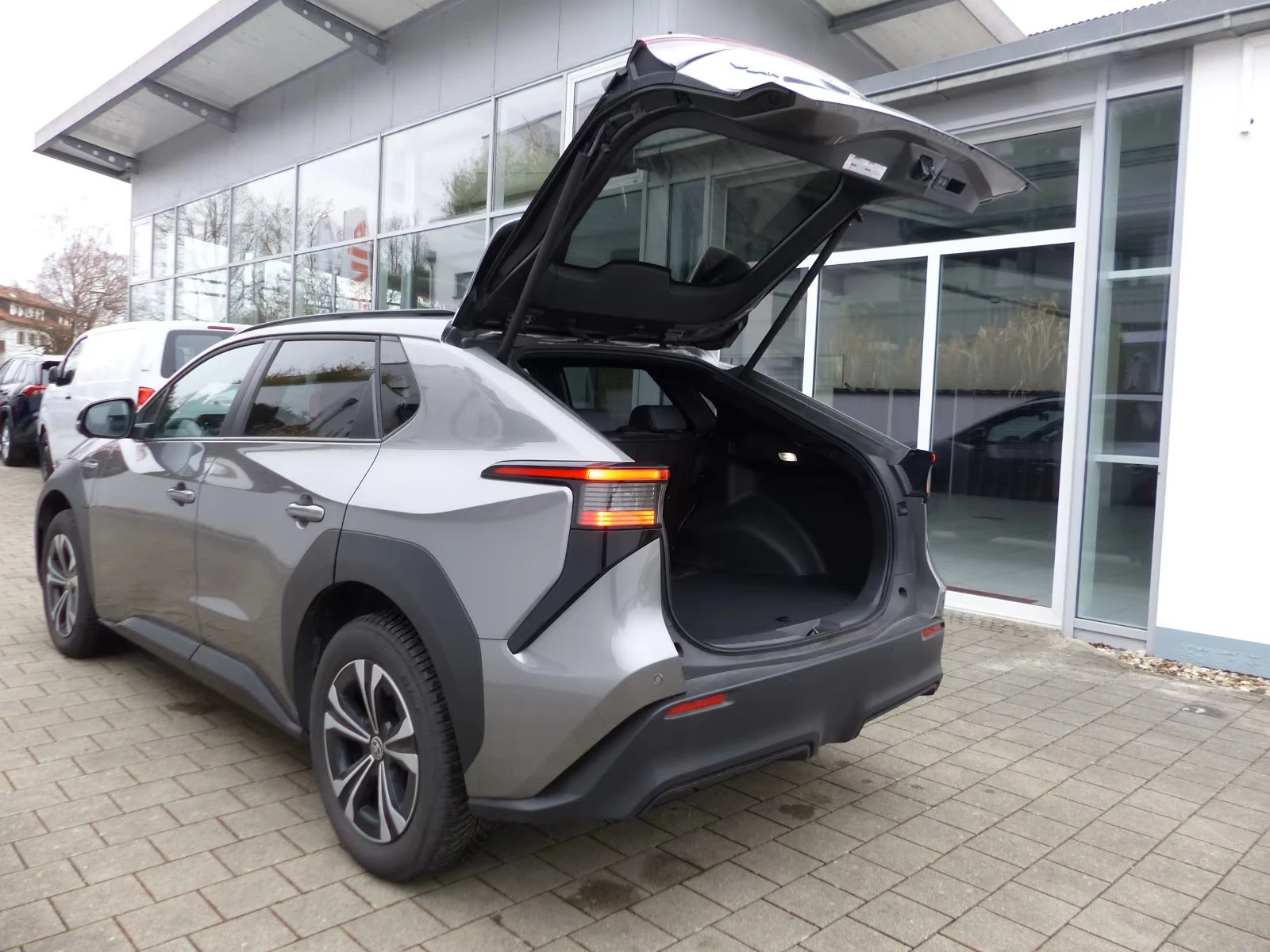 Toyota bZ4X Comfortpaket FWD/ NAVI / CAMERA/ | Mobile.bg � ����������� 4